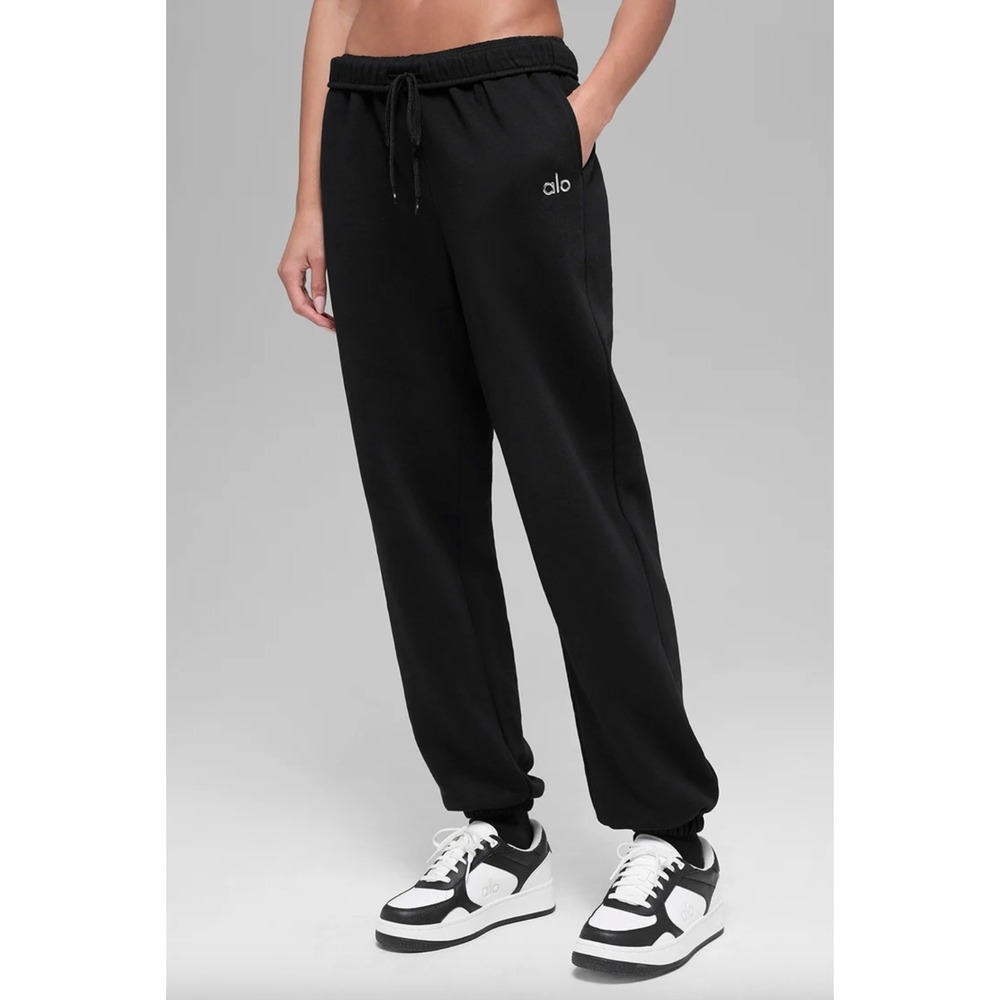 ALO Accolade Jogger Sweatpants in Black
